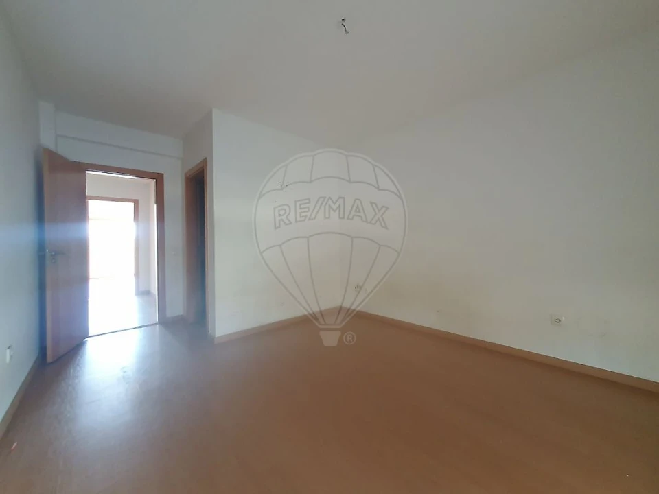 Apartamento T4 para Venda em Pinhal Novo Foto 6