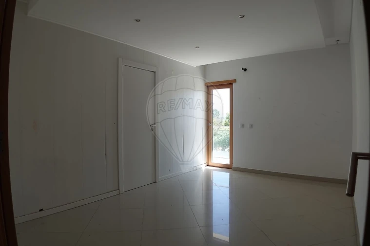 Apartamento T4 para Venda em Pinhal Novo Foto 5