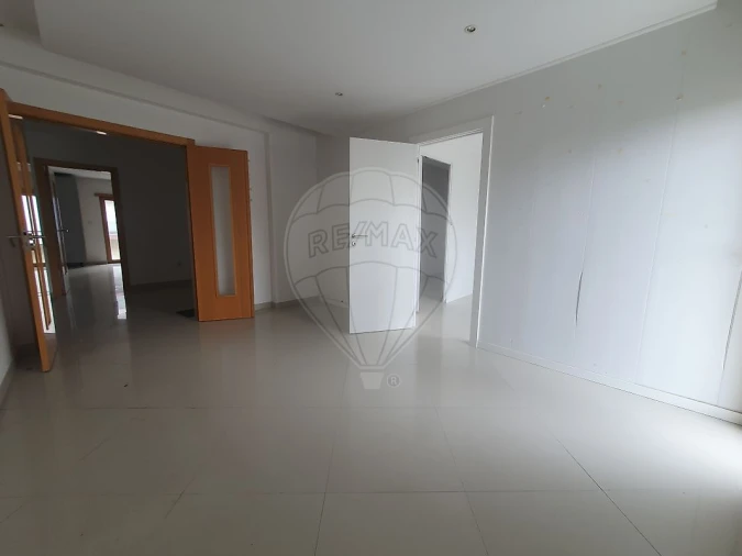 Apartamento T4 para Venda em Pinhal Novo Foto 11