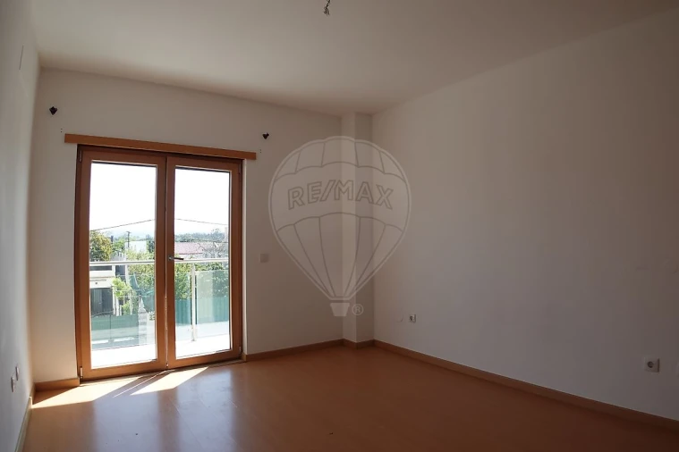 Apartamento T4 para Venda em Pinhal Novo Foto 16