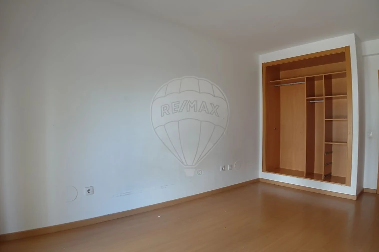 Apartamento T4 para Venda em Pinhal Novo Foto 18