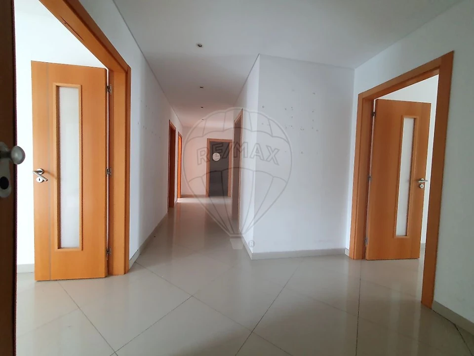 Apartamento T4 para Venda em Pinhal Novo Foto 28