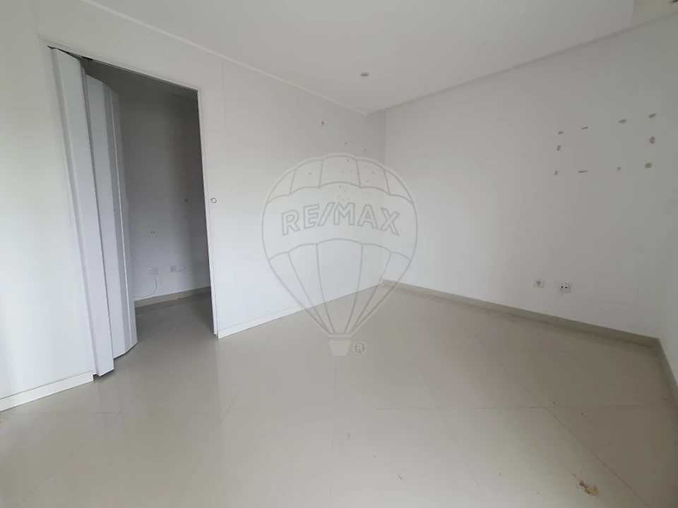 Apartamento T4 para Venda em Pinhal Novo Foto 36