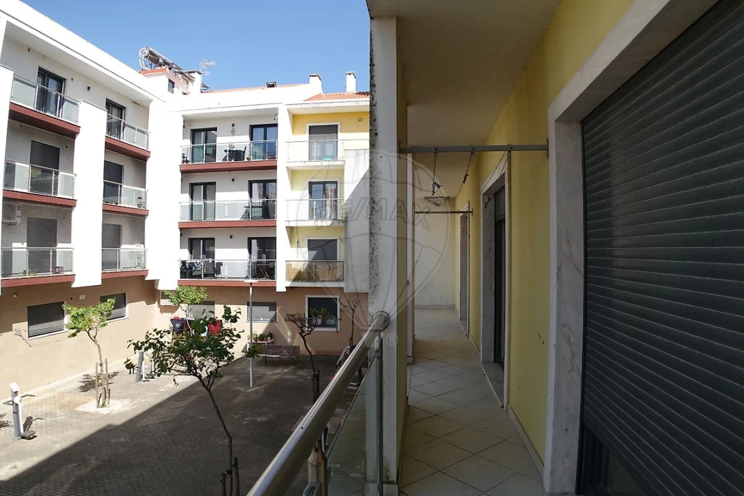 Apartamento T4 para Venda em Pinhal Novo Foto 23