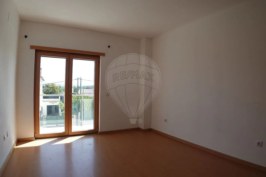 Apartamento T4 para Venda em Pinhal Novo Foto 14