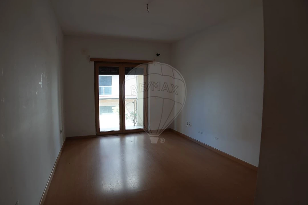 Apartamento T4 para Venda em Pinhal Novo Foto 17