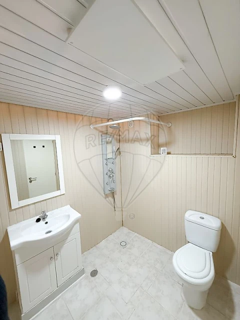 Moradia T2 para Venda em Abrigada e Cabanas de Torres
