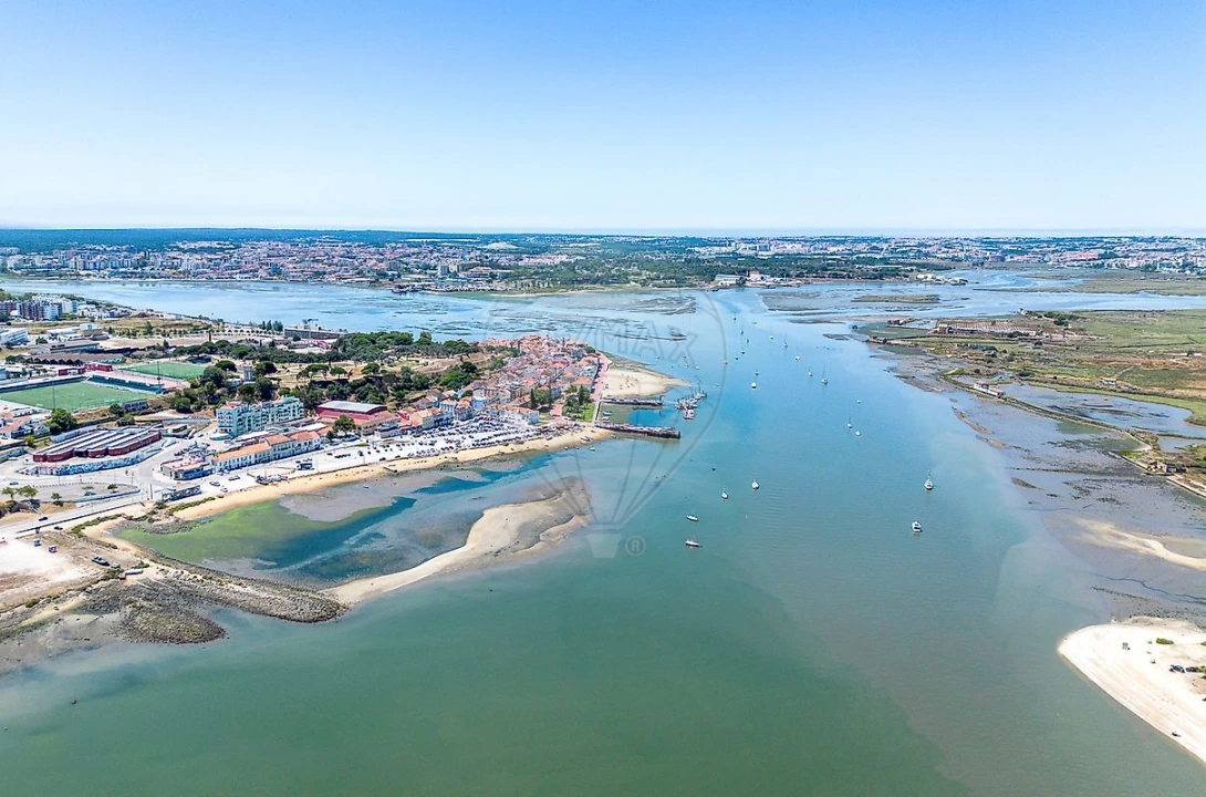 Apartamento T3 para Venda em Seixal, Arrentela e Aldeia de Paio Pires Foto 32