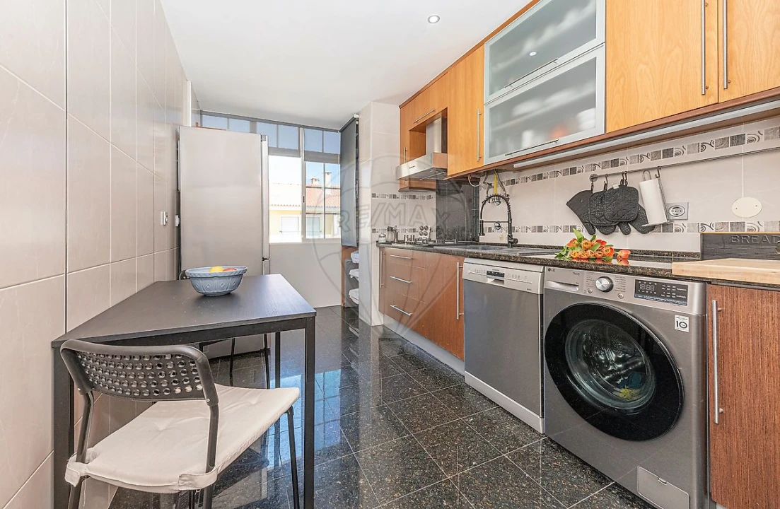 Apartamento T3 para Venda em Seixal, Arrentela e Aldeia de Paio Pires Foto 4