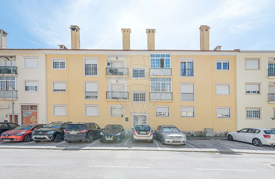 Apartamento T3 para Venda em Seixal, Arrentela e Aldeia de Paio Pires Foto 3