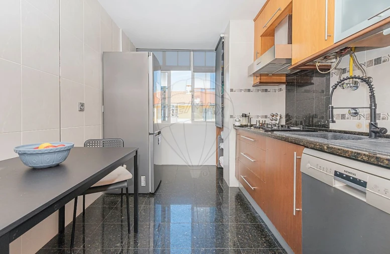 Apartamento T3 para Venda em Seixal, Arrentela e Aldeia de Paio Pires Foto 5