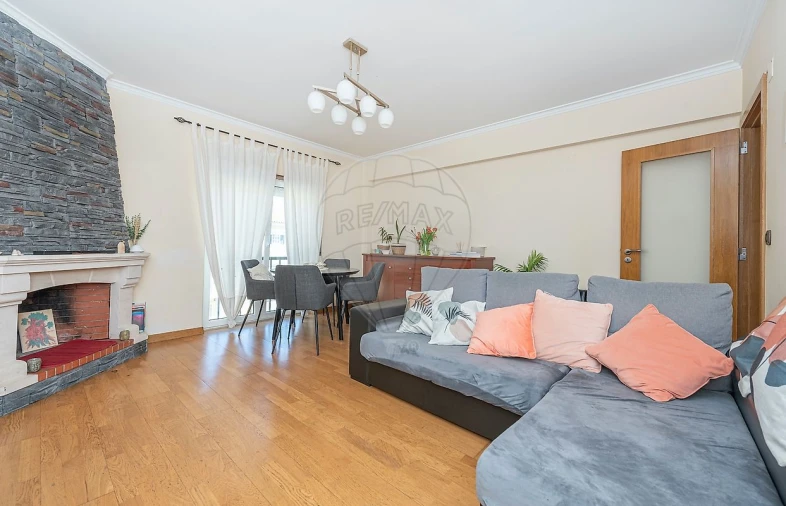 Apartamento T3 para Venda em Seixal, Arrentela e Aldeia de Paio Pires Foto 13