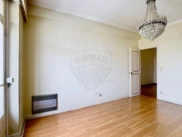 Apartamento T4 para Venda em Benfica
