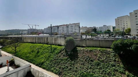 Apartamento T4 para Venda em Benfica