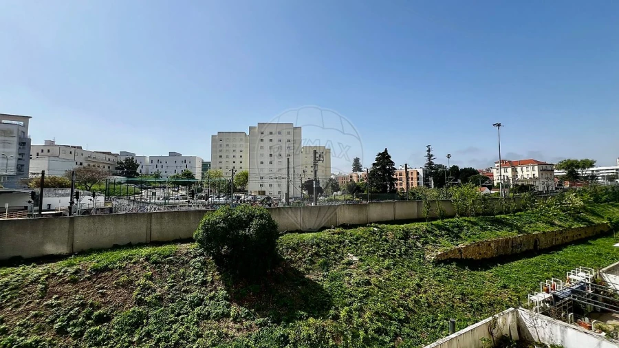 Apartamento T4 para Venda em Benfica Foto 4