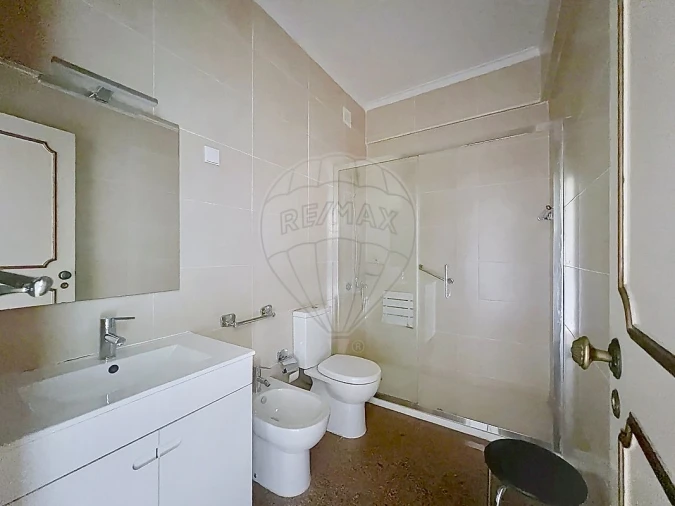 Apartamento T4 para Venda em Benfica Foto 12