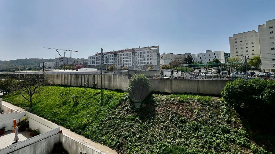 Apartamento T4 para Venda em Benfica Foto 2