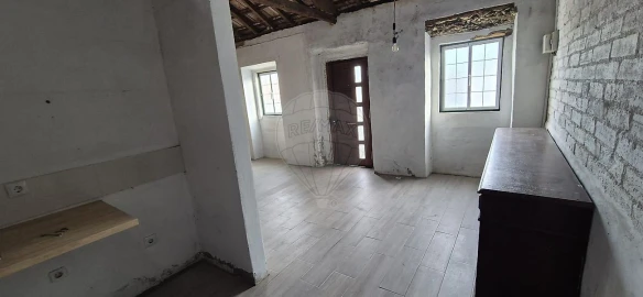 Moradia T1 para Venda em Brogueira, Parceiros de Igreja e Alcorochel