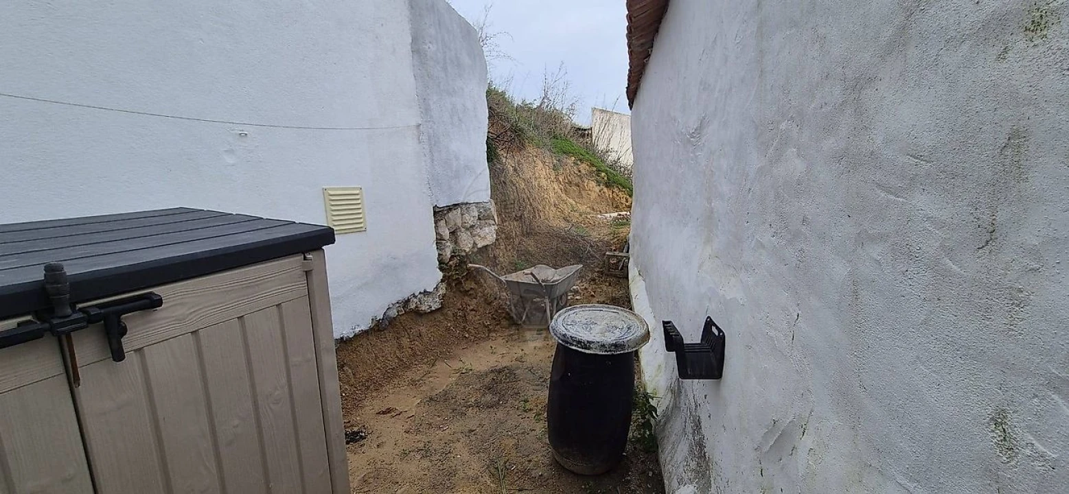 Moradia T1 para Venda em Brogueira, Parceiros de Igreja e Alcorochel Foto 1