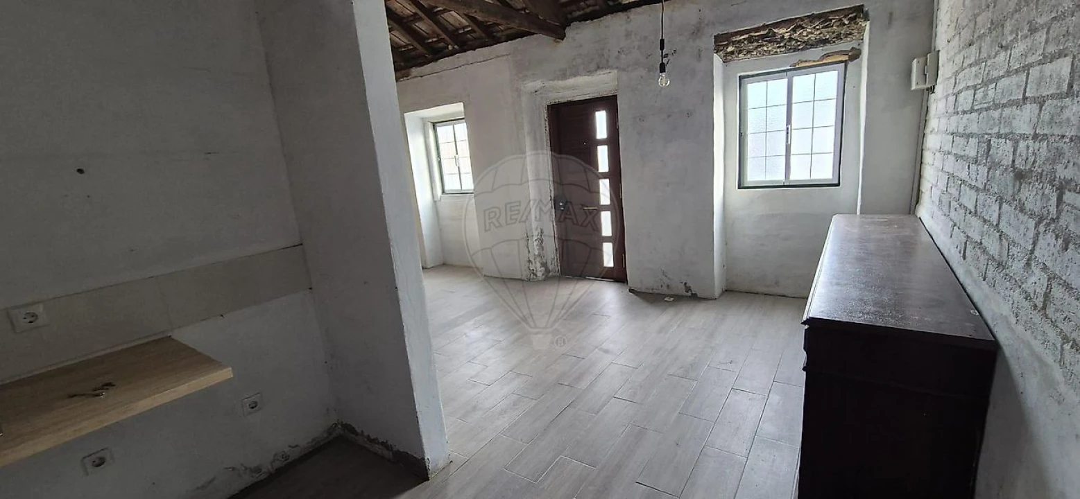 Moradia T1 para Venda em Brogueira, Parceiros de Igreja e Alcorochel Foto 5