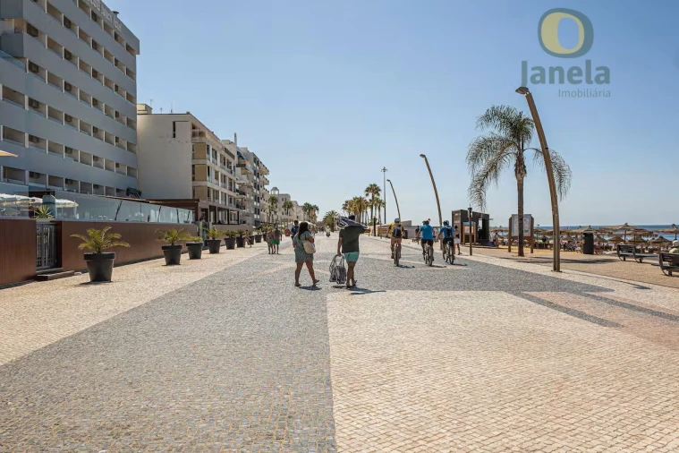 Apartamento T2 para Venda em Quarteira Foto 17