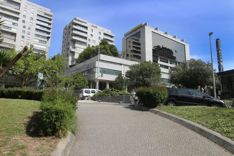 Negócio para Venda em Lordelo do Ouro e Massarelos Foto 12