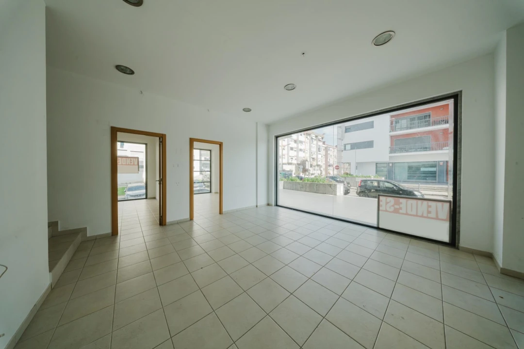 Negócio para Venda em Odivelas Foto 3