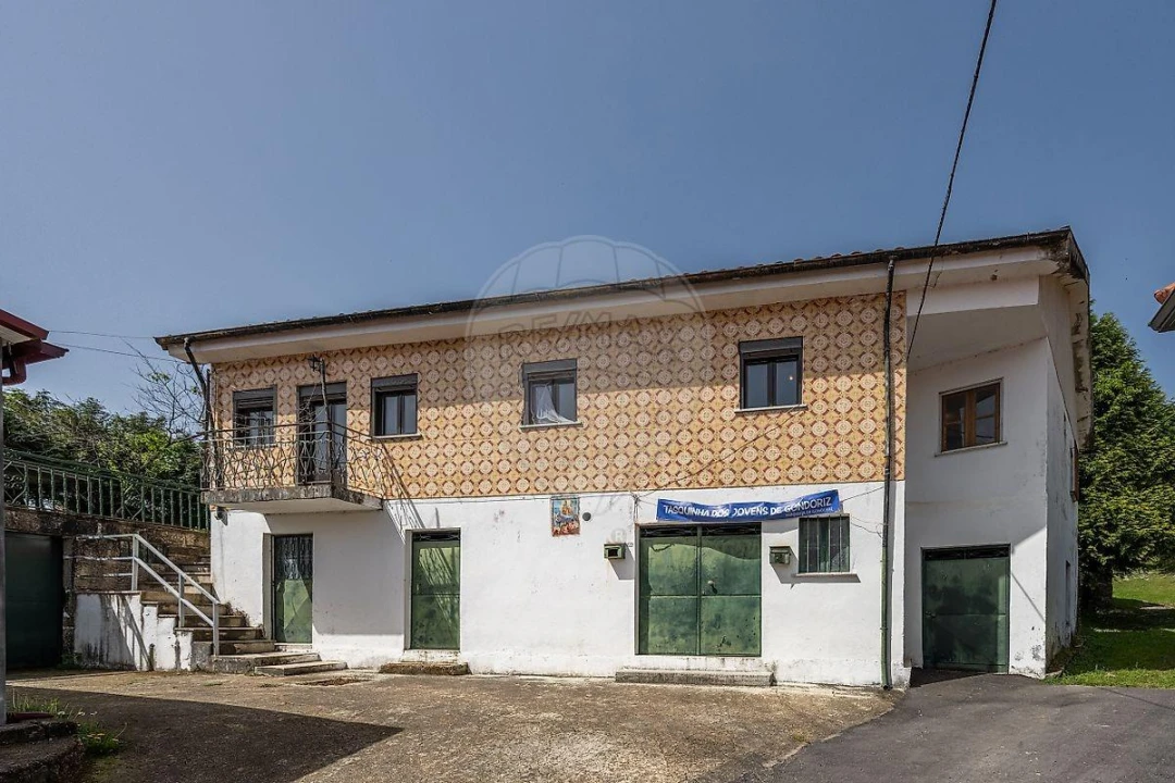 Moradia T5 para Venda em Gondoriz Foto 1