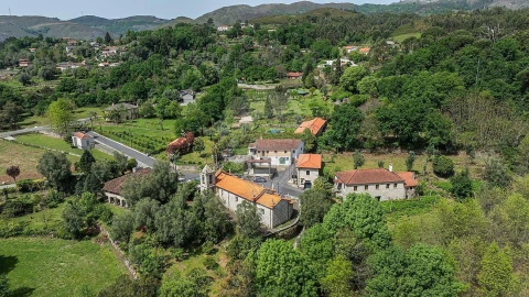 Moradia T5 para Venda em Gondoriz