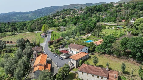 Moradia T5 para Venda em Gondoriz