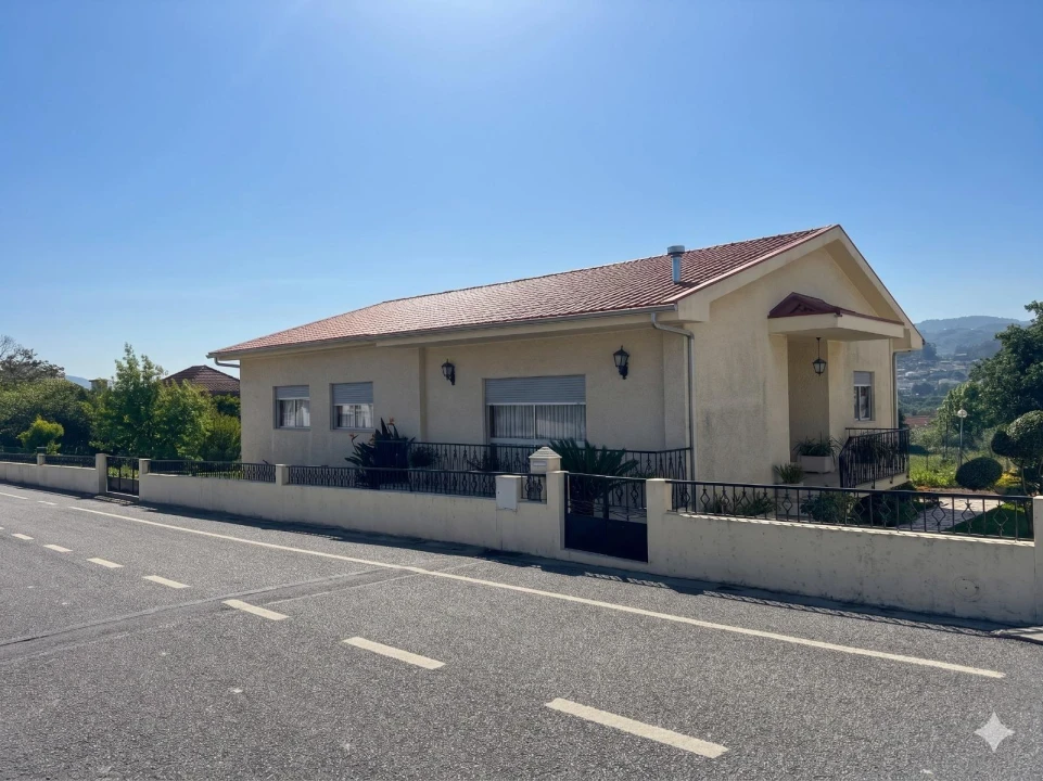 Moradia T3 para Venda em Moreira de Conegos Foto 3