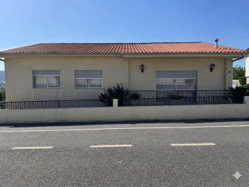 Moradia T3 para Venda em Moreira de Conegos