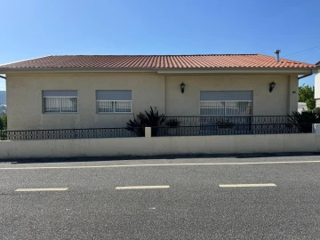 Moradia T3 para Venda em Moreira de Conegos