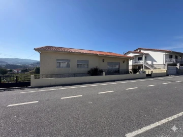 Moradia T3 para Venda em Moreira de Conegos