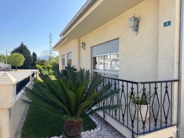 Moradia T3 para Venda em Moreira de Conegos