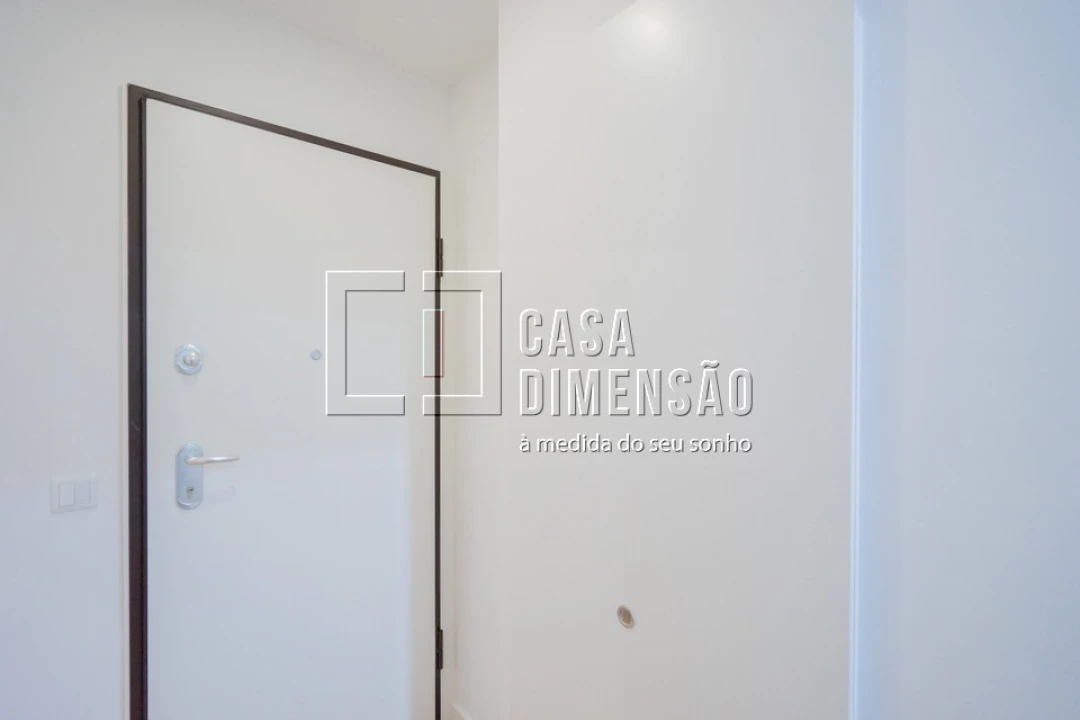 Apartamento T2 para Venda em Benfica Foto 2