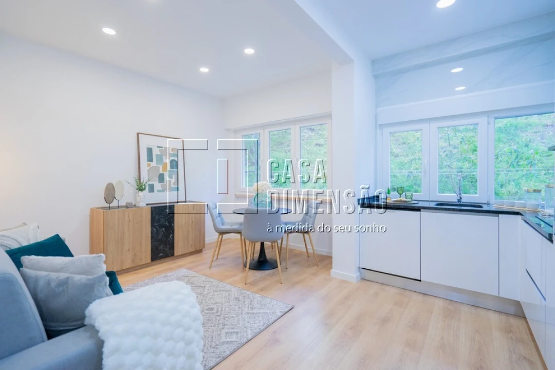 Apartamento T2 para Venda em Benfica Foto 3