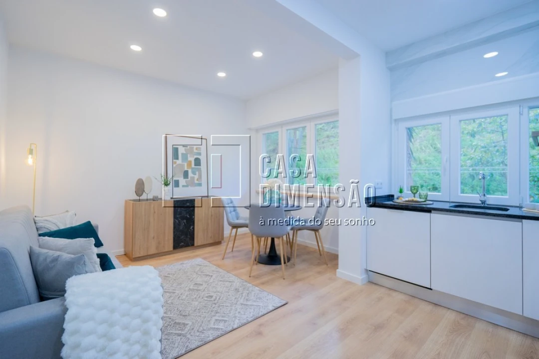 Apartamento T2 para Venda em Benfica Foto 4