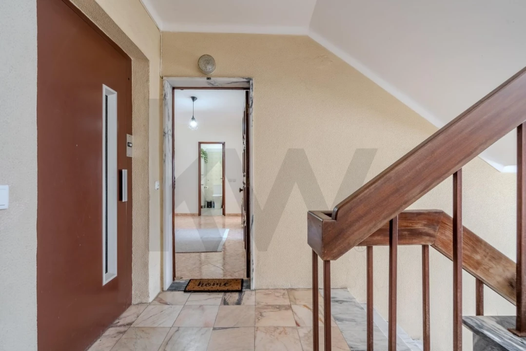 Apartamento T2 para Venda em Carregado e Cadafais Foto 1