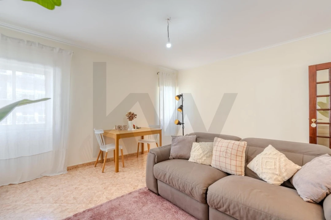 Apartamento T2 para Venda em Carregado e Cadafais Foto 9