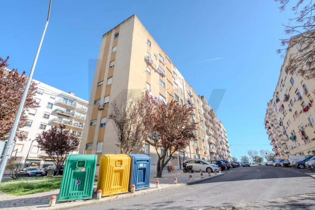 Apartamento T2 para Venda em Carregado e Cadafais Foto 30