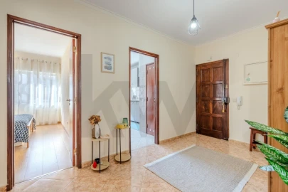 Apartamento T2 para Venda em Carregado e Cadafais