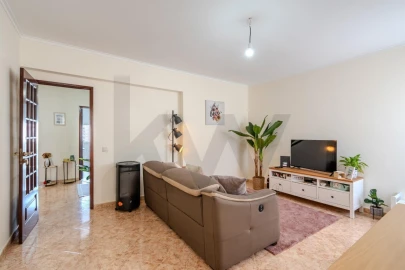 Apartamento T2 para Venda em Carregado e Cadafais