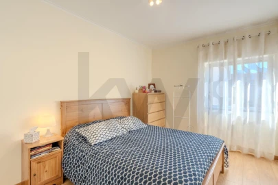 Apartamento T2 para Venda em Carregado e Cadafais