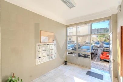 Apartamento T2 para Venda em Carregado e Cadafais