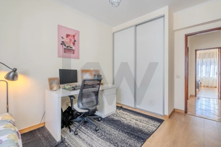 Apartamento T2 para Venda em Carregado e Cadafais Foto 22