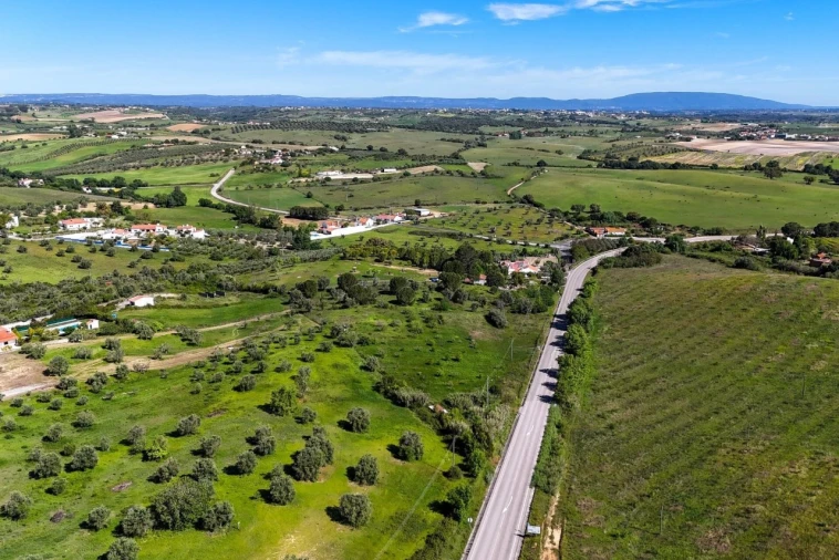 Armazém para Venda em Achete, Azoia de Baixo e Póvoa de Santarém Foto 2