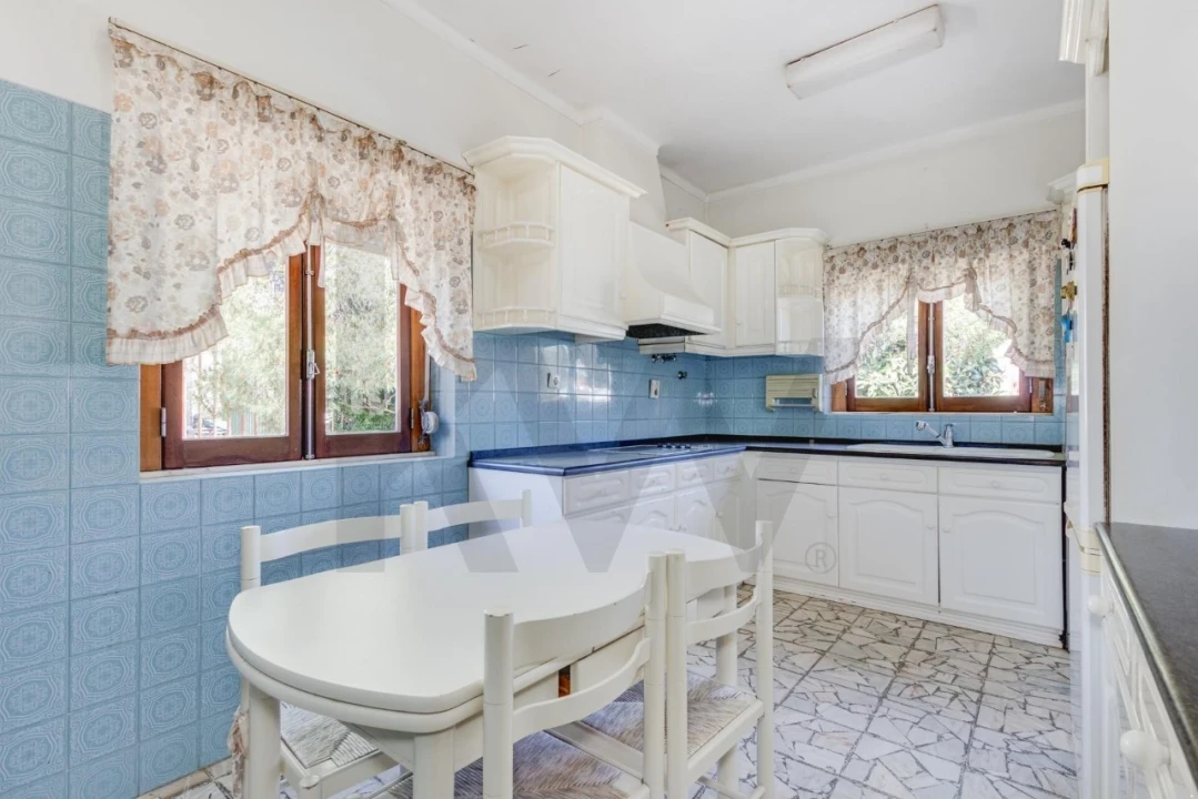 Moradia T4 para Venda em Loures Foto 28