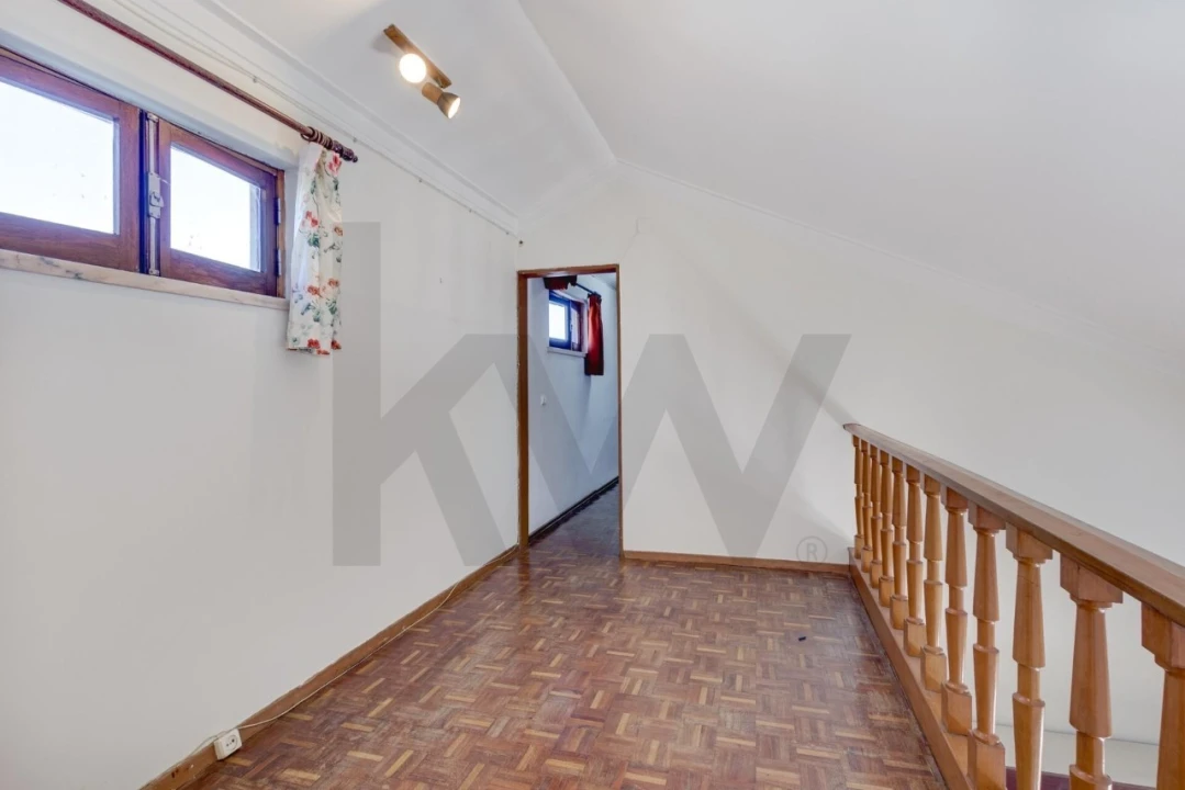 Moradia T4 para Venda em Loures Foto 40