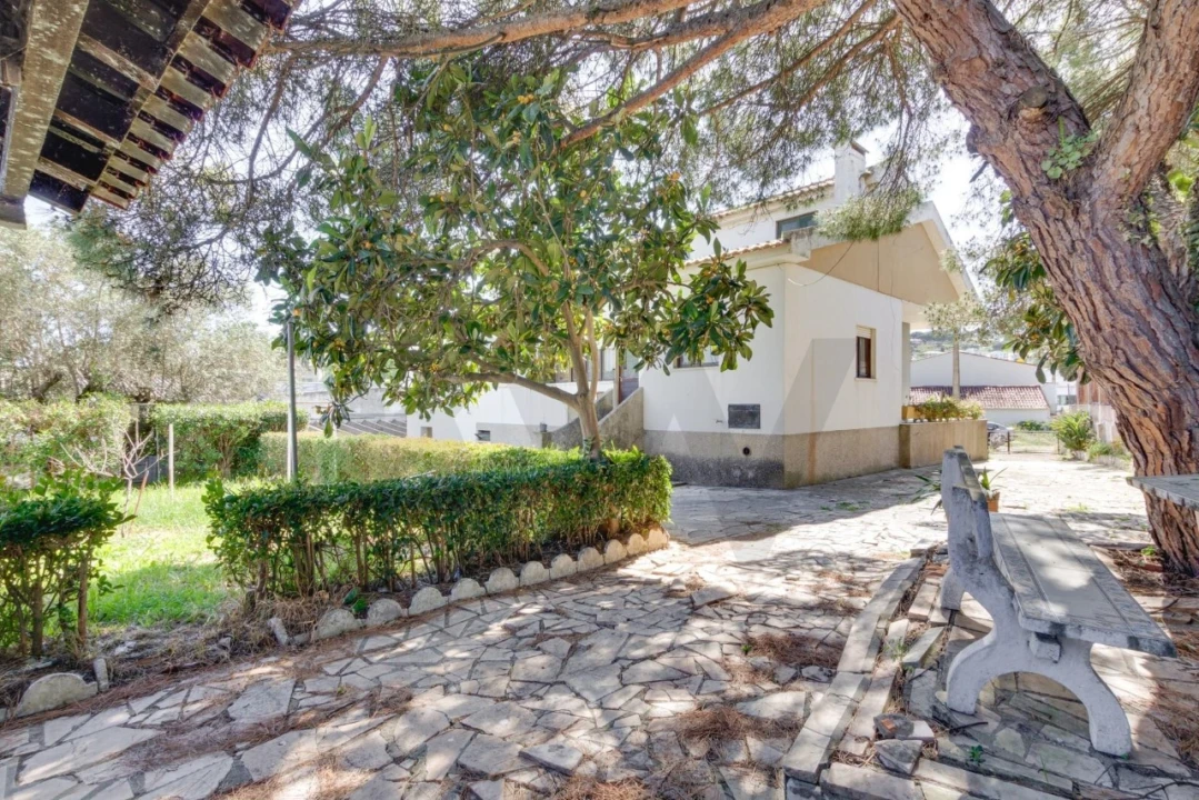 Moradia T4 para Venda em Loures Foto 60